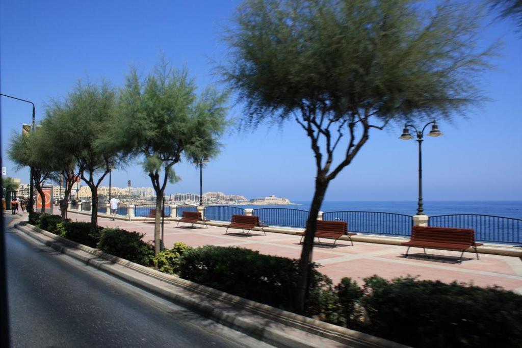 Luxury Apt With Side Seaviews And Pool, Best Location Sliema Exterior foto