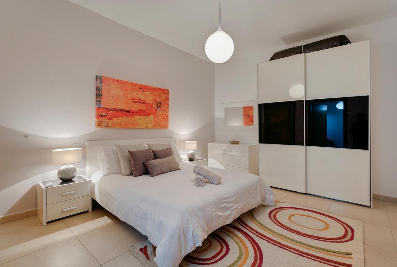 Luxury Apt With Side Seaviews And Pool, Best Location Sliema Exterior foto